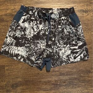 Lululemon Shorts Black White Gray Floral Print Medium